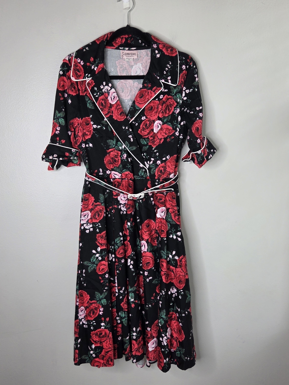 Deadly Dames Haunted Housewife Vintage Red Rose Dress